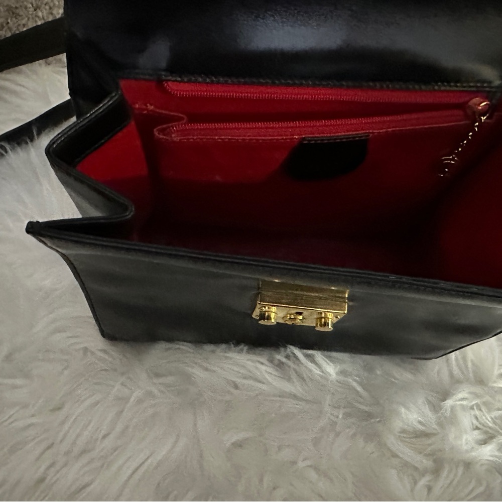 Gucci Vintage 1980's RARE black Leather 3-way bag, stunning red leather interior - Picture 9 of 13